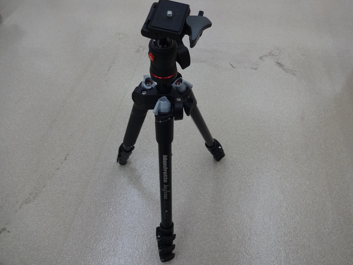 Manfrotto - 【中古】(マンフロット) Manfrotto MKBFRA4-BH アルミサンキヤクボールウンダイキツト 中古】マンフロット MKBFRA4-BH Befree アルミニウム三脚ボール