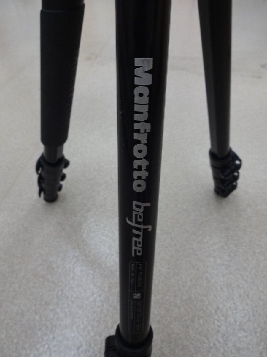 Manfrotto - 【中古】(マンフロット) Manfrotto MKBFRA4-BH アルミサンキヤクボールウンダイキツト Amazon | Manfrotto コンパクト三脚 Befree アルミ 4段 ボール雲