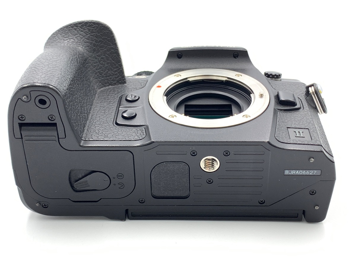 OM SYSTEM OM-1 Mark II �{�f�B