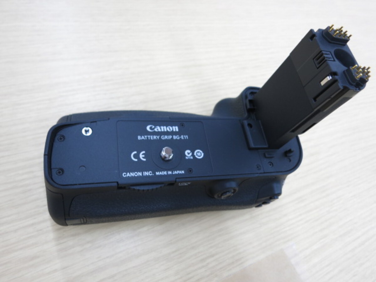 BG-E11 Canon BG-E11 Battery Grip – Camera Market