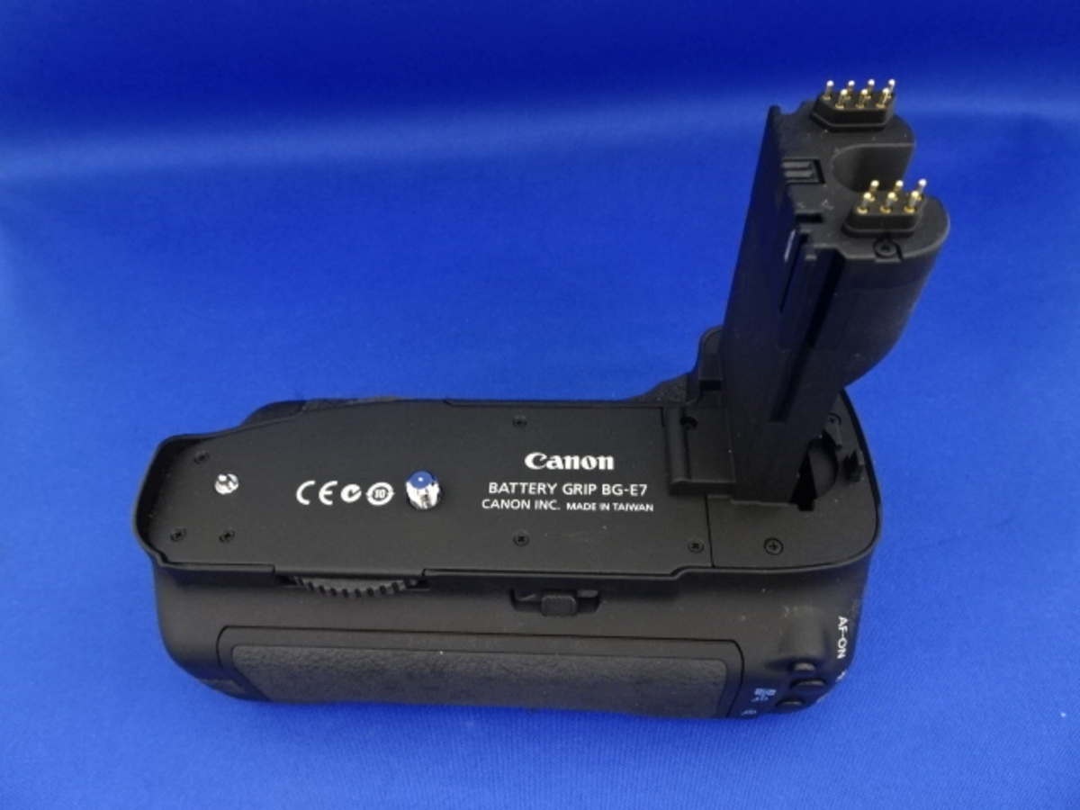 中古:B(並品)】キヤノン バッテリーグリップ BG-E7 | 2449590042454 中古:B(並品)】キヤノン バッテリーグリップ BG-E7 | 2449590042454