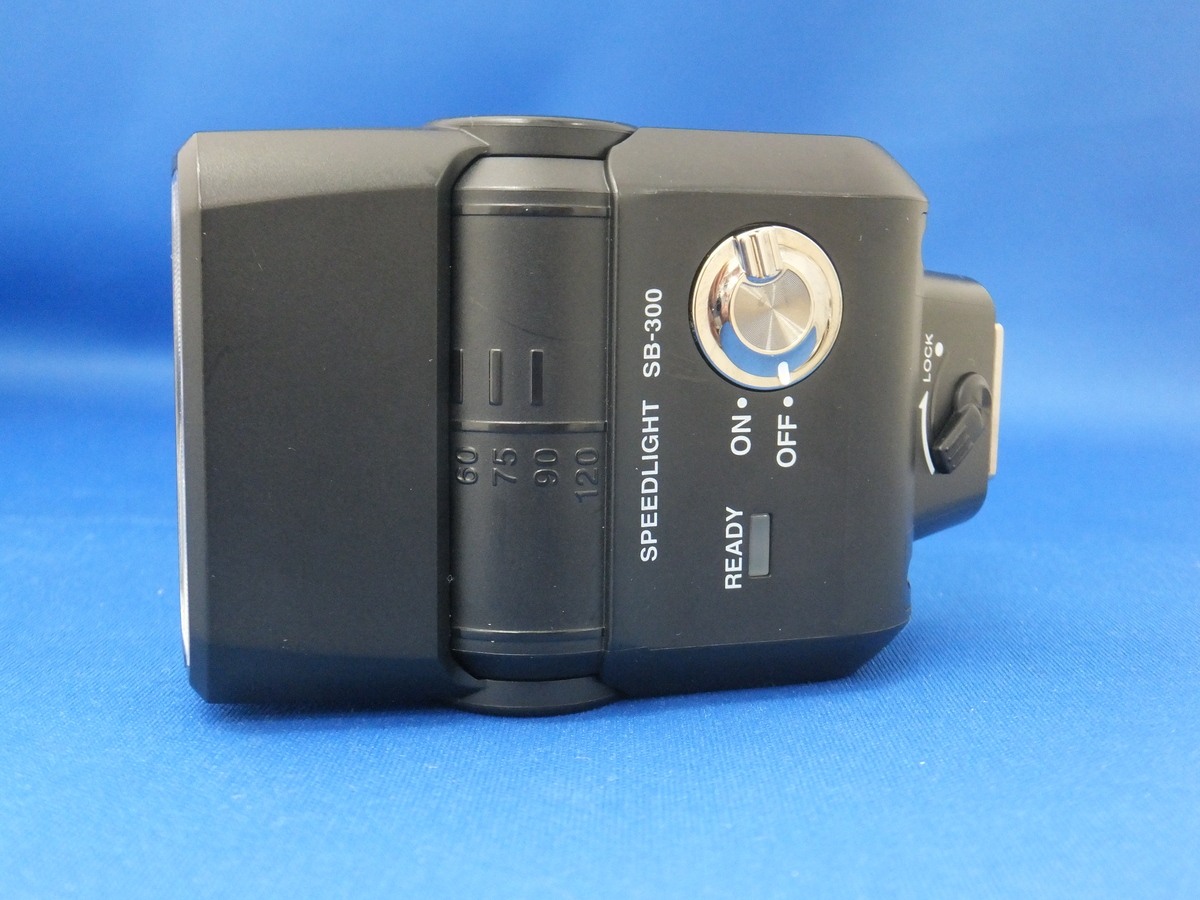 SB-300 スピードライト