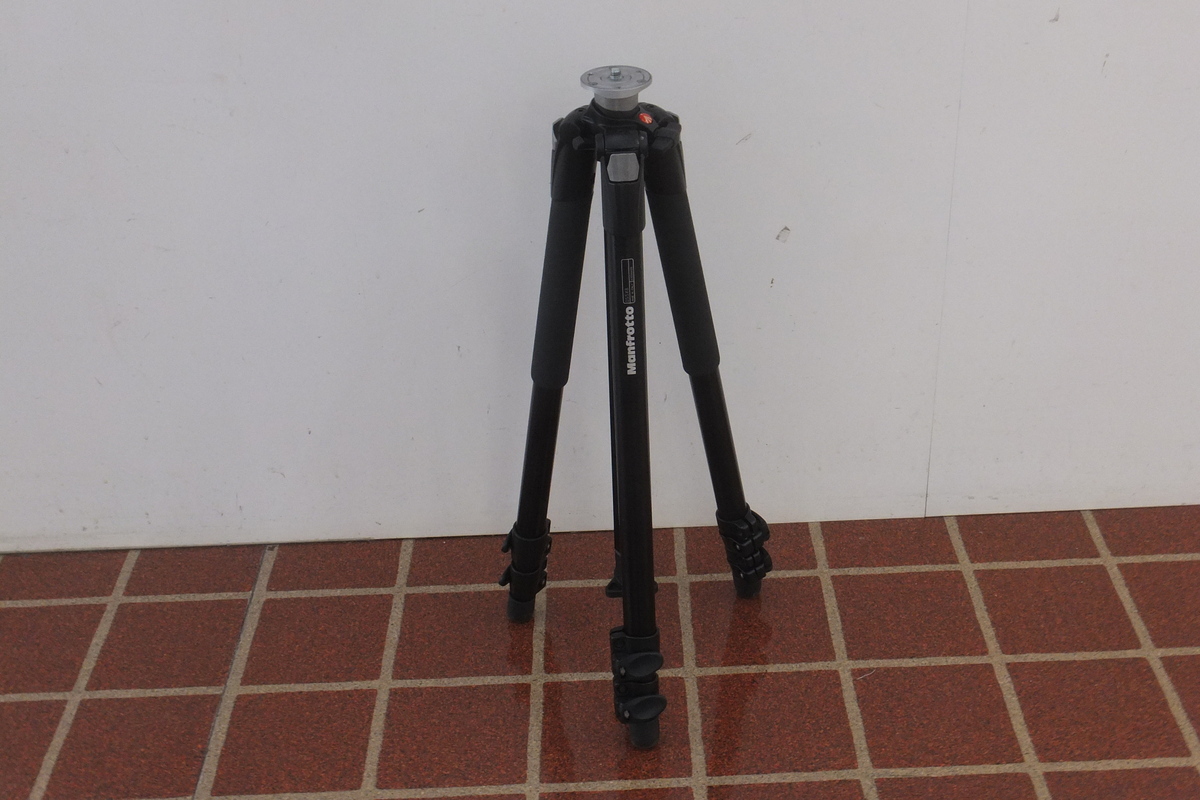 【中古】マンフロット 001JB 055プロアルミニウム三脚3 MT055XPRO3 Manfrotto 中古】(マンフロット) 三脚 manfrotto スタンド 3台セット スマホアクセサリー