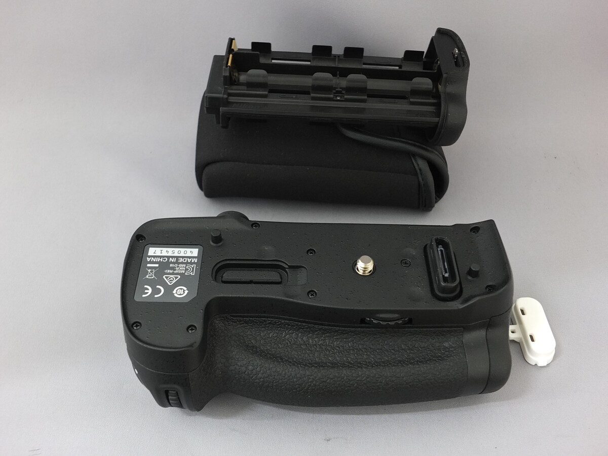 中古：AB(良品)】ニコン マルチパワーバッテリーパック MB-D18