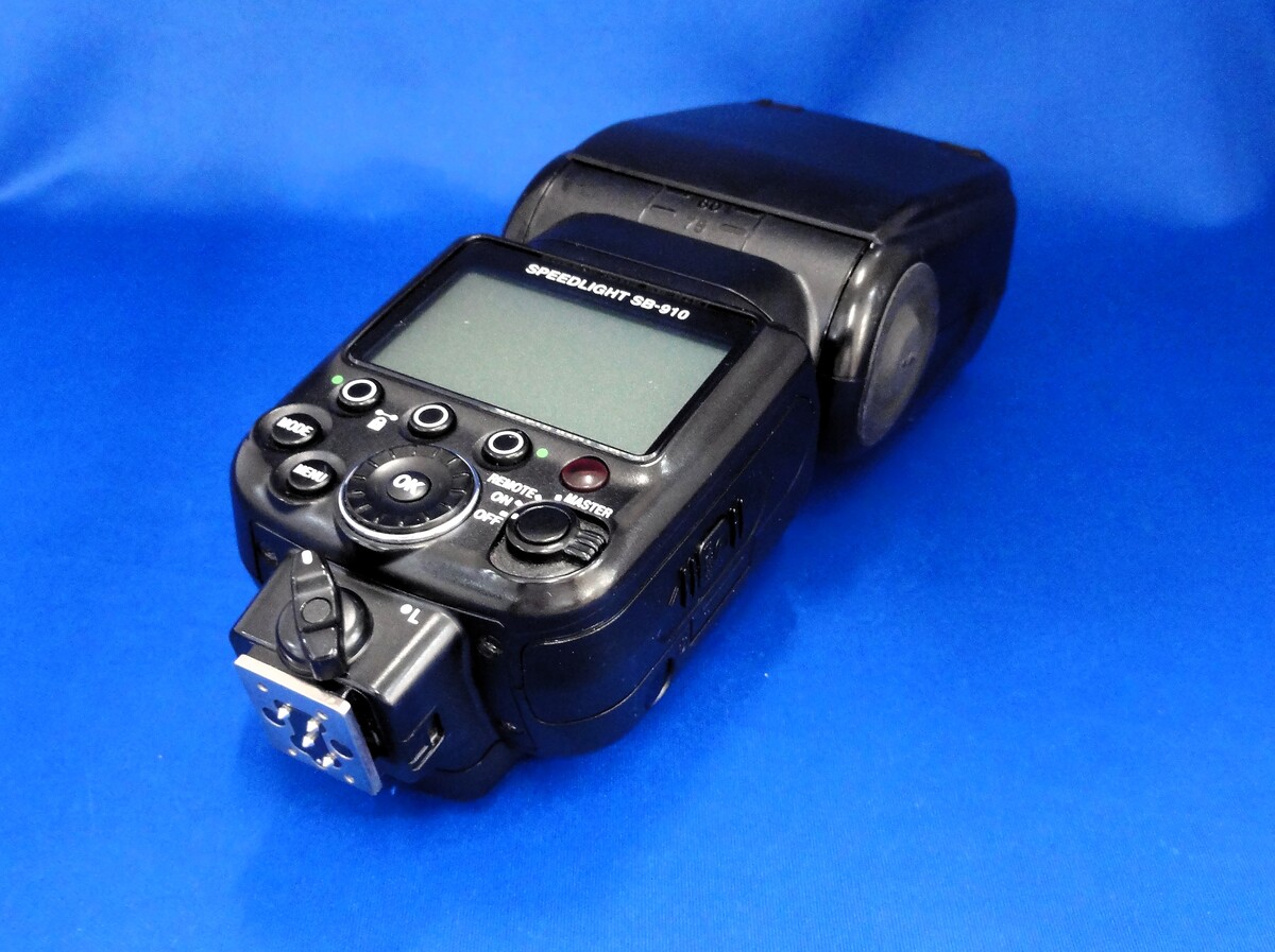 SB-910 スピードライト