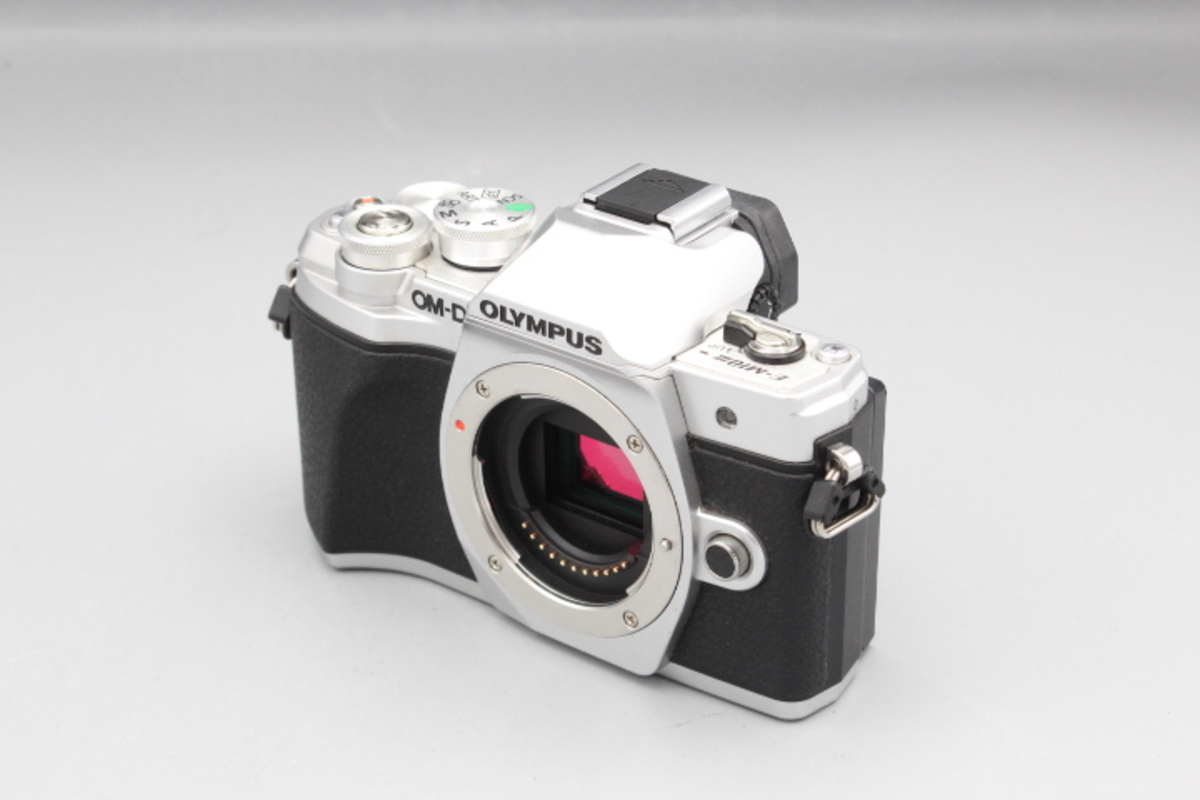 中古】オリンパス OM-D E-M10 MarkIII ボディ シルバー 在庫一覧