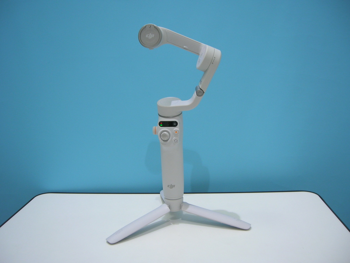 中古：A(美品)】DJIジャパン Osmo Mobile 6 M06001 | 2444830063015