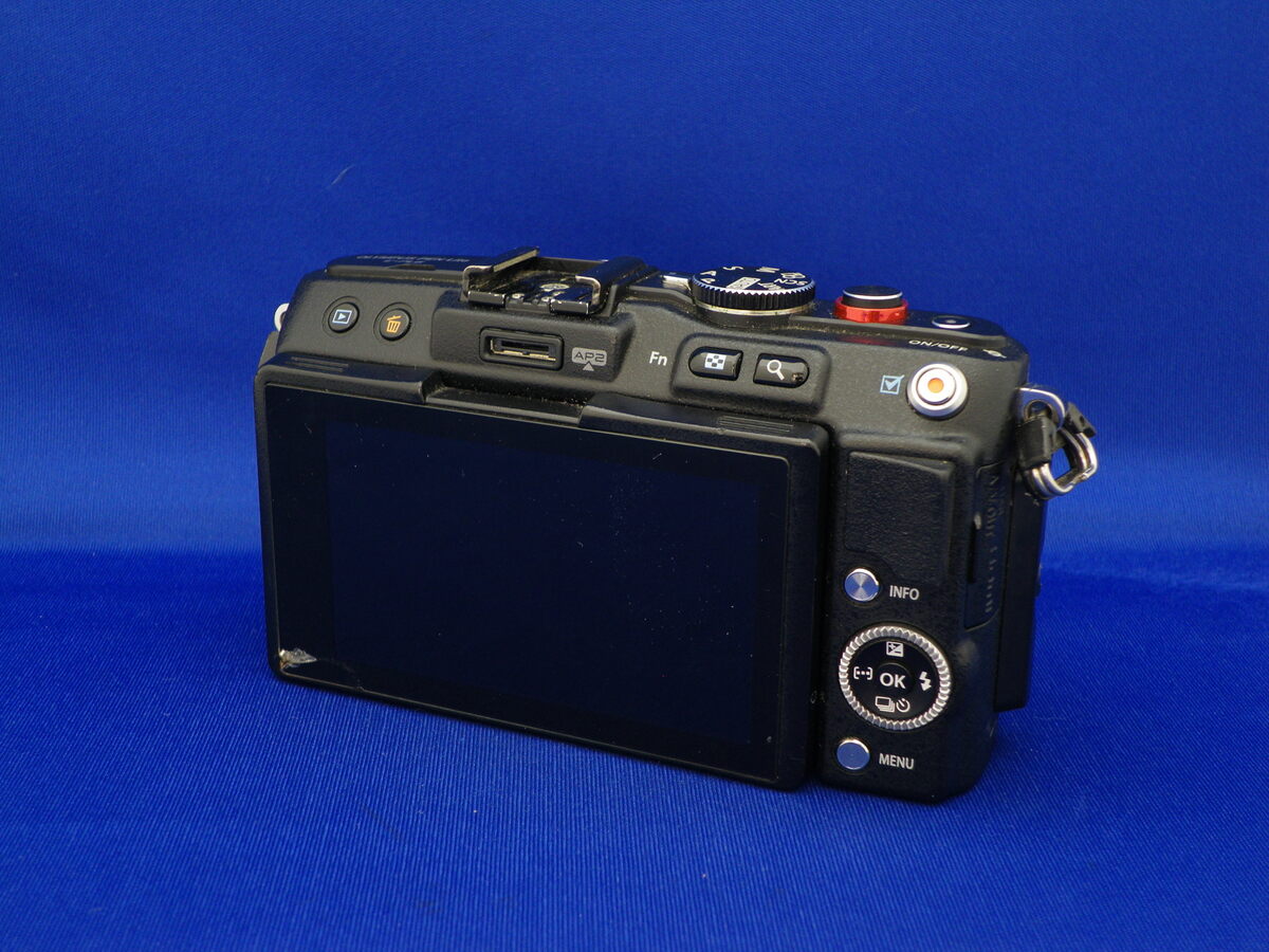 中古：C(やや難あり)】オリンパス PEN Lite E-PL6 ボディ ブラック