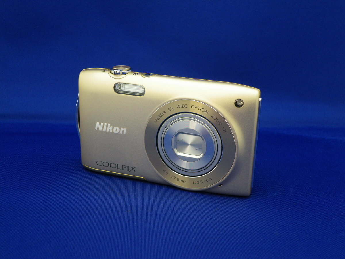 Nikon COOLPIX S3300 ゴールド　美品です！ COOLPIX S3300(GL)｜Nikon デジタルカメラ COOLPIX