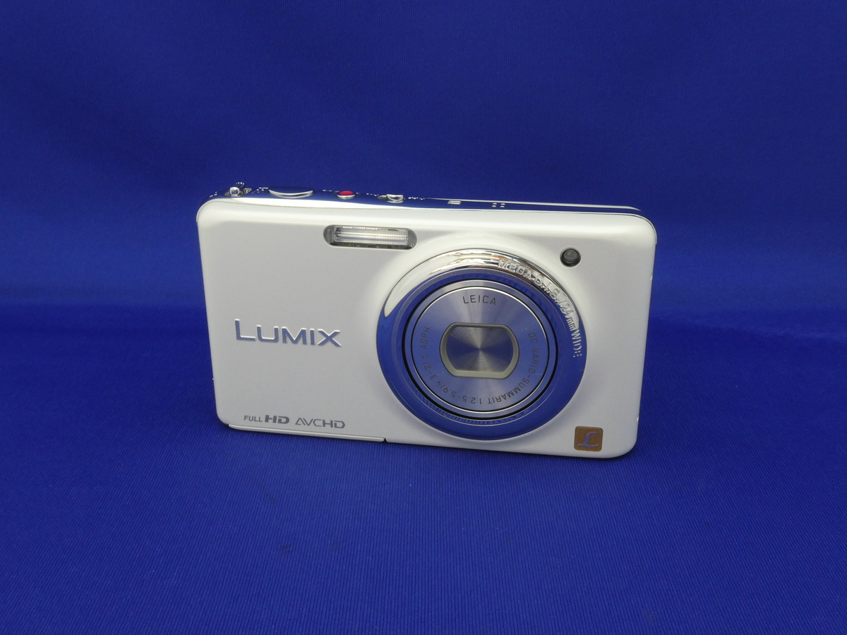 �p�i�\�j�b�N LUMIX DMC-FX77 �����[�z���C�g