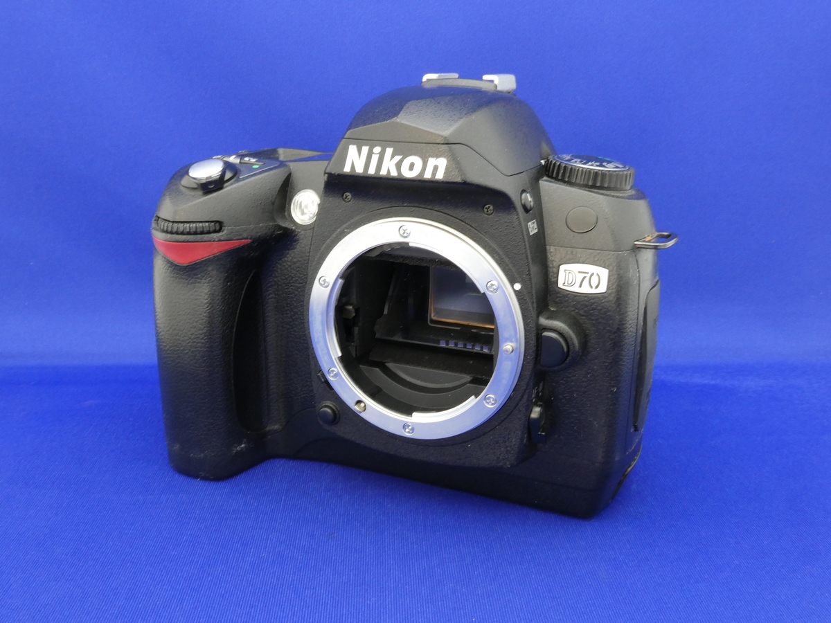 Nikon ニコン/デジタル一眼/D70 ボディ/2159414/Bランク/69【中古】 Amazon | NIKON/ニコンデジタルカメラ D70 ボディ/BODY 610万画素