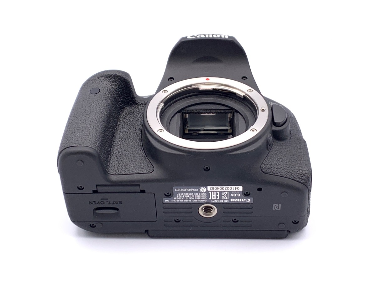 �L���m�� EOS Kiss X8i �{�f�B