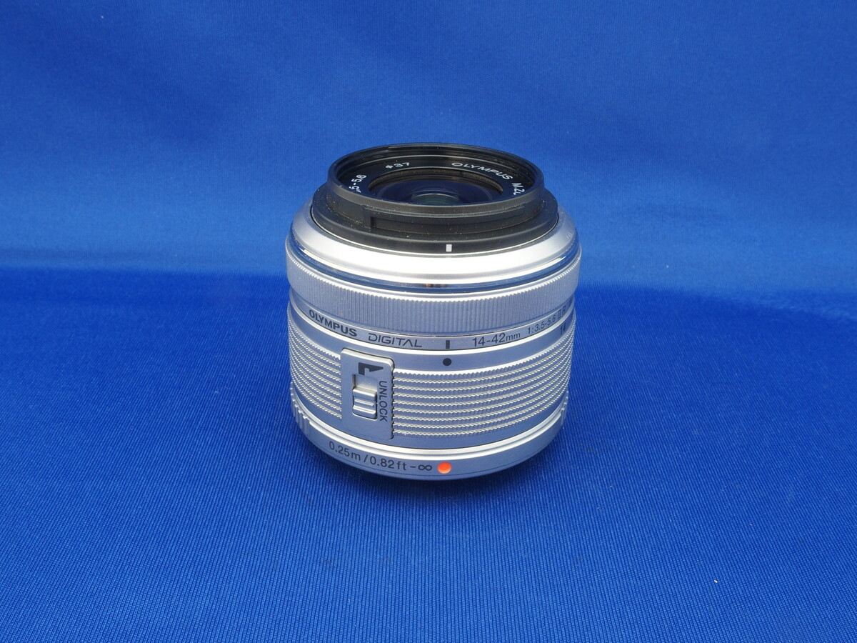 中古】オリンパス M.ZUIKO DIGITAL 14-42mm F3.5-5.6 II R シルバー
