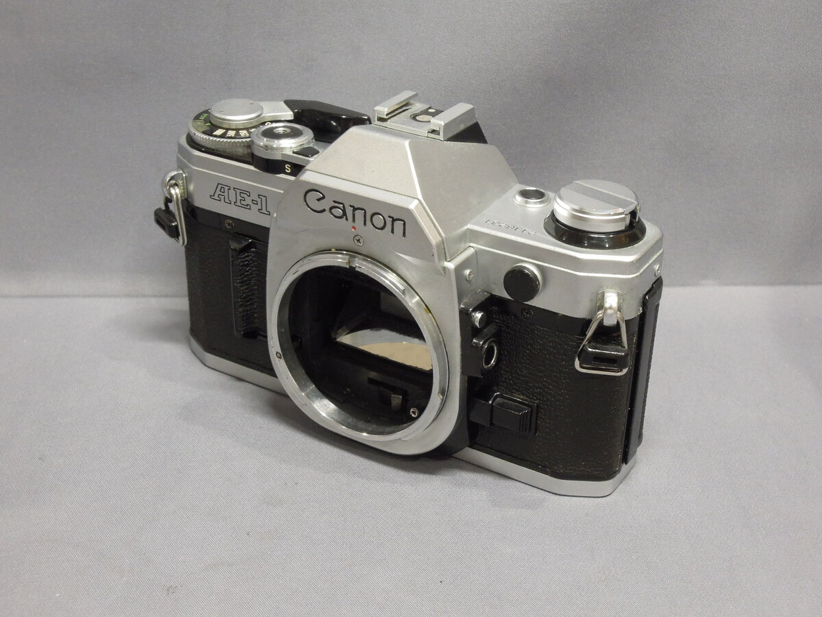 Canon AE-1 シルバーボディー 難あり　鳴きあり Canon AE-1 シルバーボディー 難あり 鳴きあり - メルカリ