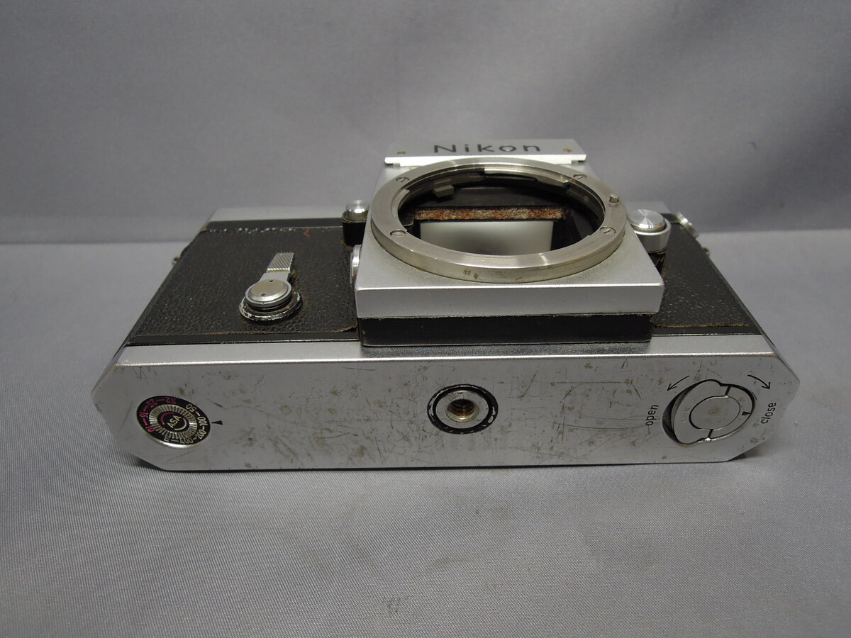 中古：C(やや難あり)】ニコン F 前期 アイレベル ボディ シルバー