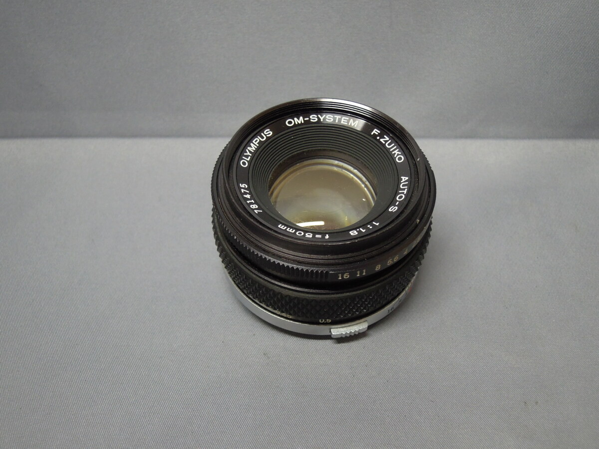Olympus Olympus 交換レンズ OM-SYSTEM F.ZUIKO AUTO-S 50mm F1.8【中古】【送料無料】 OLYMPUS OM F.ZUIKO AUTO-S 50mm F1.8 銀枠 [OM] – 東京CAMERA