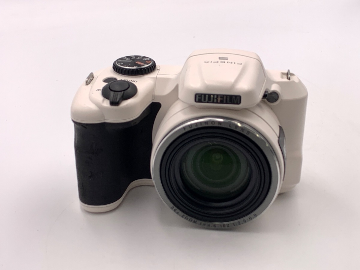 FinePix S8600 �ܲāy1600����f�z