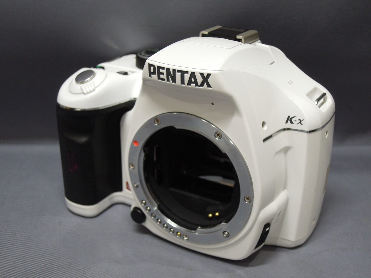 ★撮影枚数8,015枚・美品★ペンタックス K-x ボディ #21547 中古：B(並品)】ペンタックス K-x ボディ ホワイト | 2447500025979