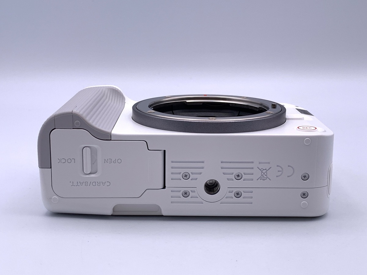 �L���m�� EOS R50 V �z���C�g �{�f�B