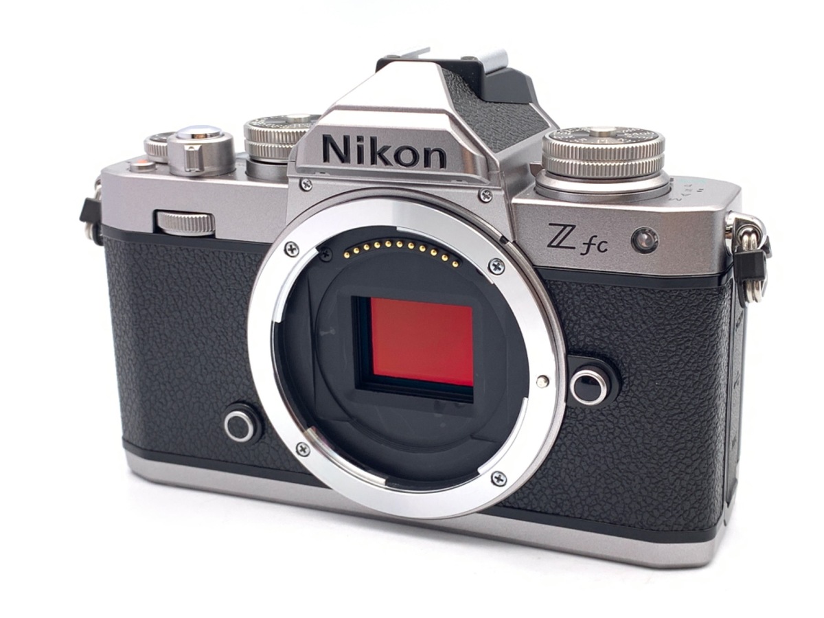 価格.com - ニコン D7000 18-200 VR II レンズキット 純正オプション