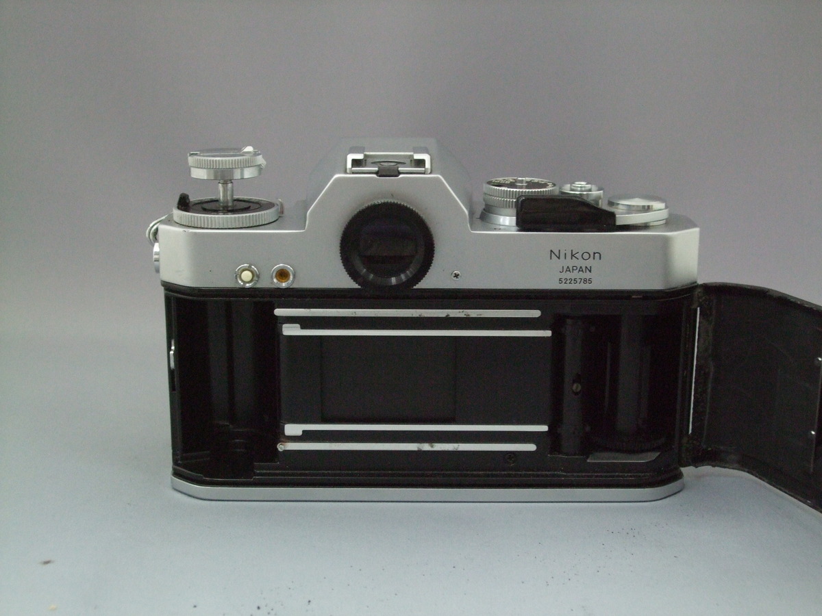 中古：C(やや難あり)】ニコン ニコマートEL ボディ シルバー