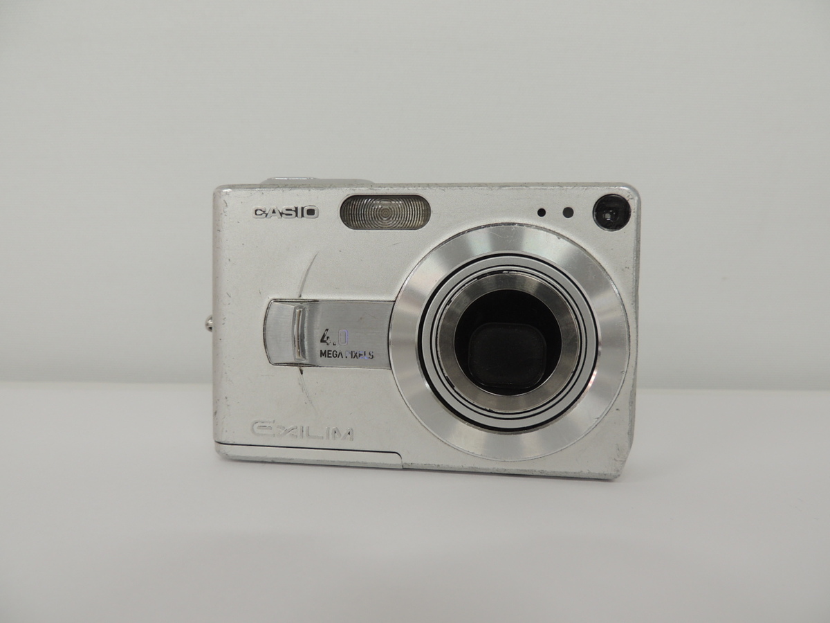 CASIO カシオ EX-Z40 コンデジ デジカメ 付属品付き Amazon.co.jp: CASIO EXILIM ZOOM EX-Z40 Silver : Electronics