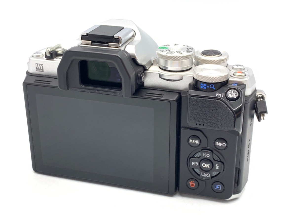 �I�����p�X OM-D E-M10 MarkIII �{�f�B �V���o�[