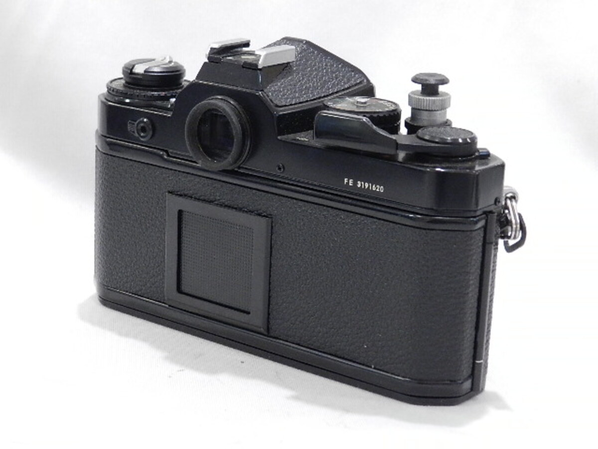 Nikon ニコン FE ブラック ボディ 中古品 FE ブラック ボディ 完動品