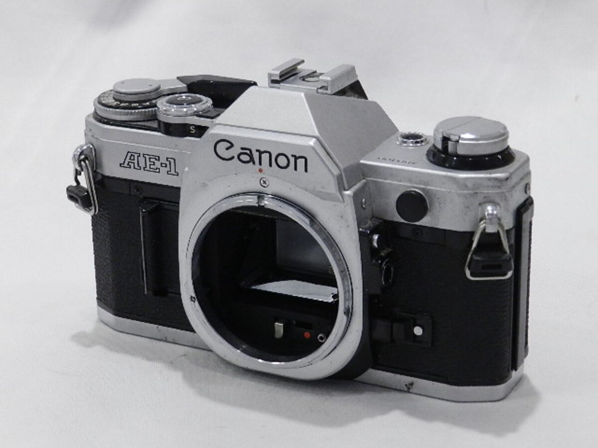 AE-1 Body �V���o�[