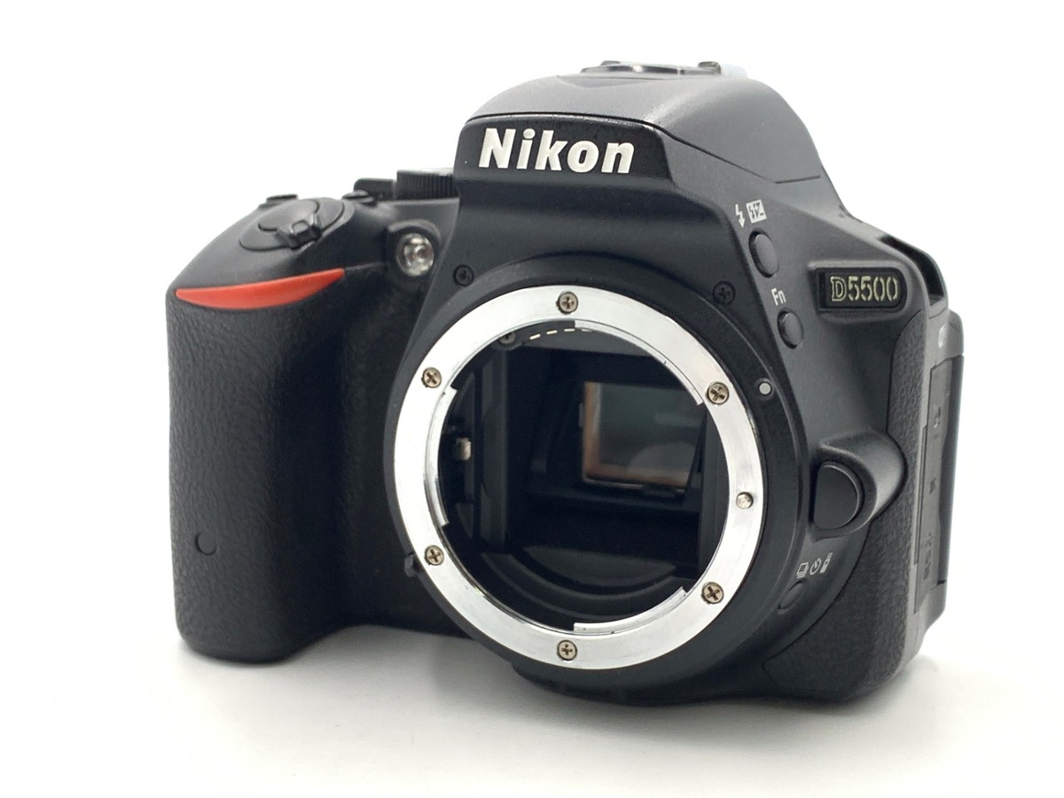 �j�R�� D5500 �{�f�B �u���b�N