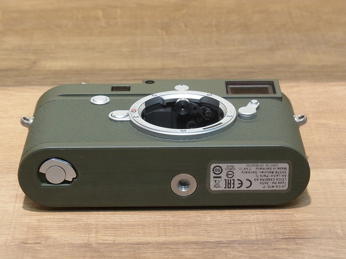 Leica M10 ボディ バッテリー2個 元箱付 動作良好 Leica M10の予備バッテリーをモバイルバッテリーで充電するための