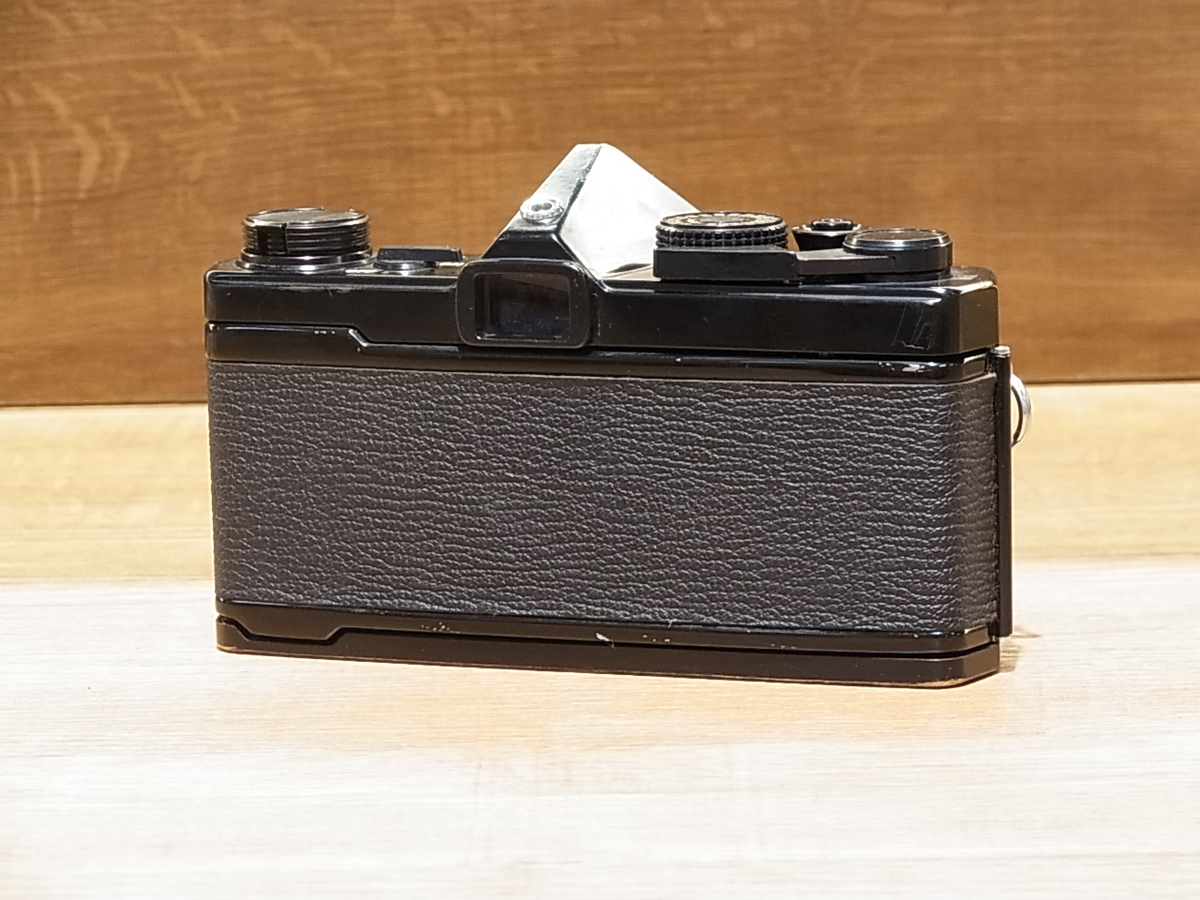 中古：C(やや難あり)】オリンパス OM-1 ボディ ブラック | 2445230072423