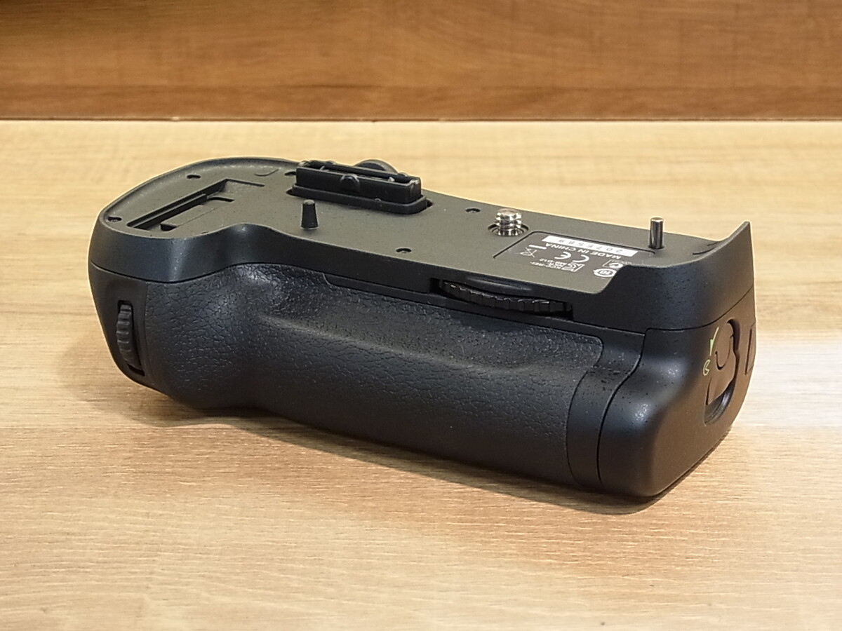 中古】ニコン マルチパワーバッテリーパック MB-D12 在庫一覧｜カメラ