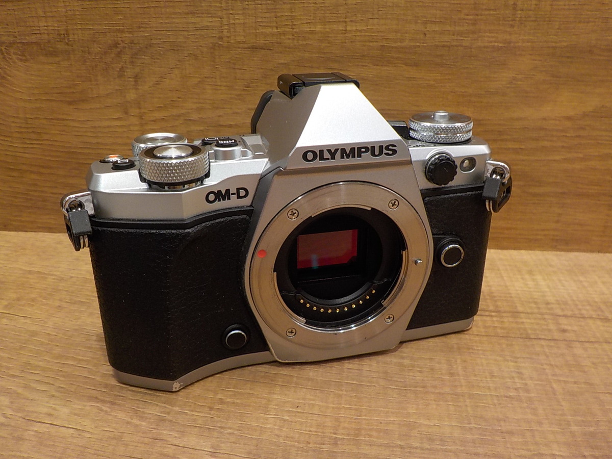 中古】オリンパス OM-D E-M5 MarkII ボディ シルバー 在庫一覧｜カメラ