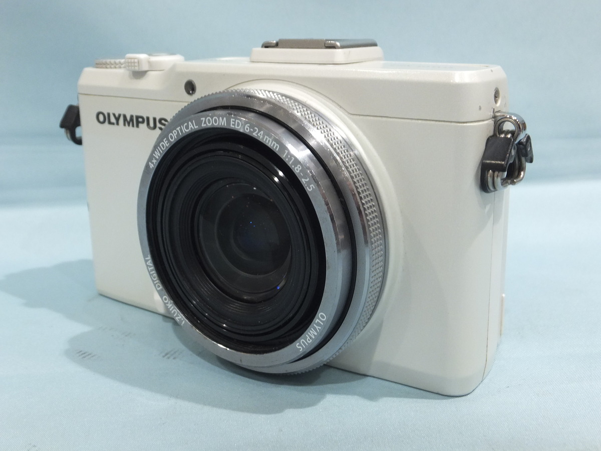 デジタルカメラ　OLYMPUS　μ810　シルバー Amazon | OLYMPUS デジタルカメラ μ810 (ミュー) シルバー