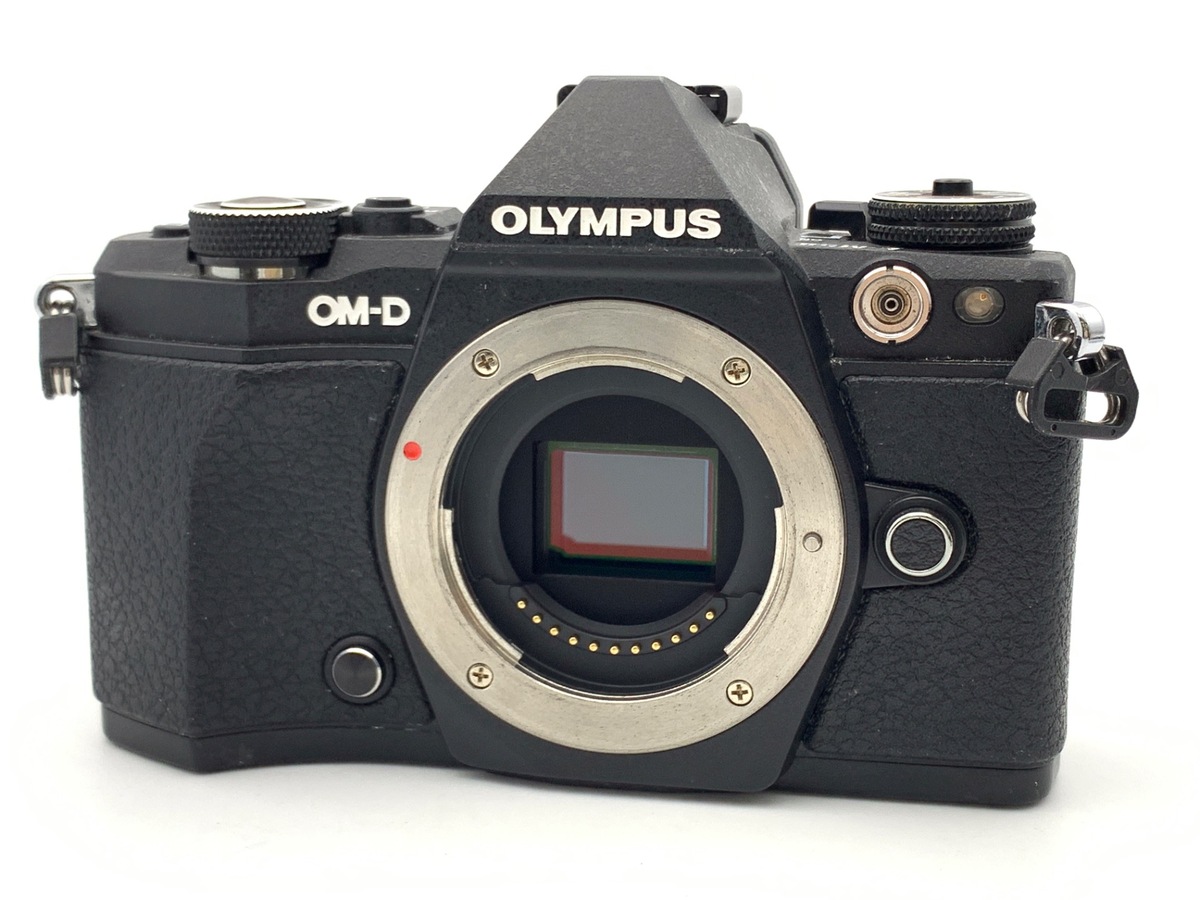 OLYMPUS E-330 コンパクトデジタルカメラ オリンパス ニュースリリース： 世界初（※注） ライブビュー機能