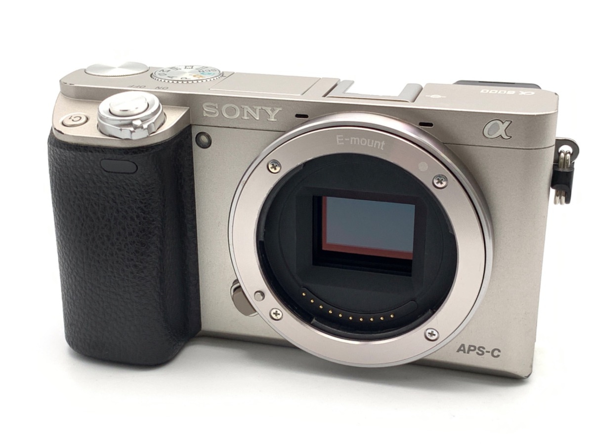 ホワイトSONY α6000 ジャンク　カバー付き ホワイトSONY α6000 ジャンク カバー付き