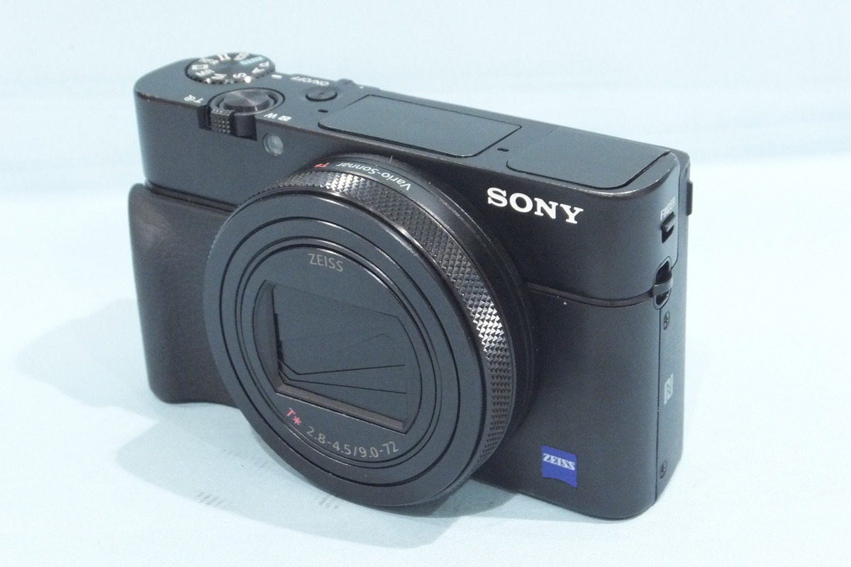 DSC-RX100M7y2010fz