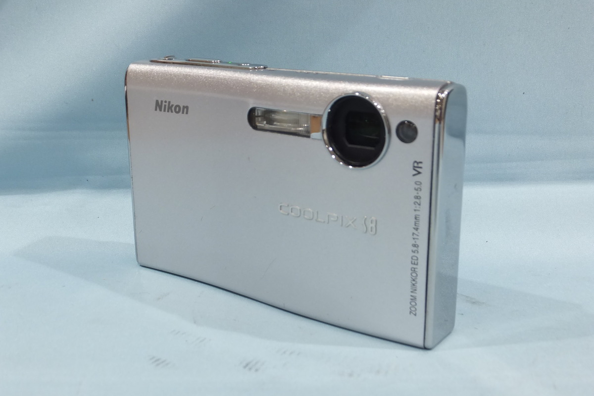 中古：B(並品)】ニコン（Nikon）COOLPIX S8 グロスシルバー【710