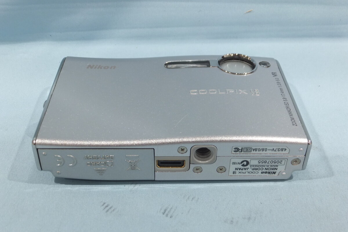 中古：B(並品)】ニコン（Nikon）COOLPIX S8 グロスシルバー【710万画素