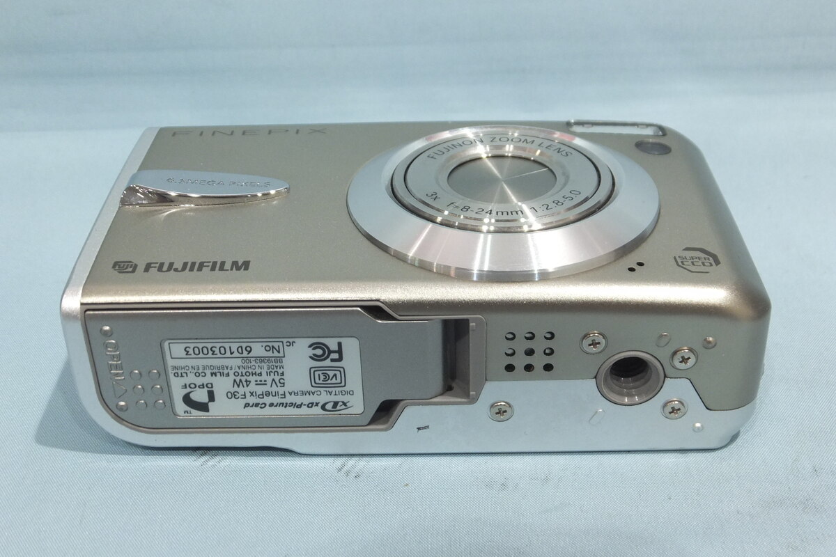 中古：B(並品)】フジフイルム FinePix F30 | 2445260067307
