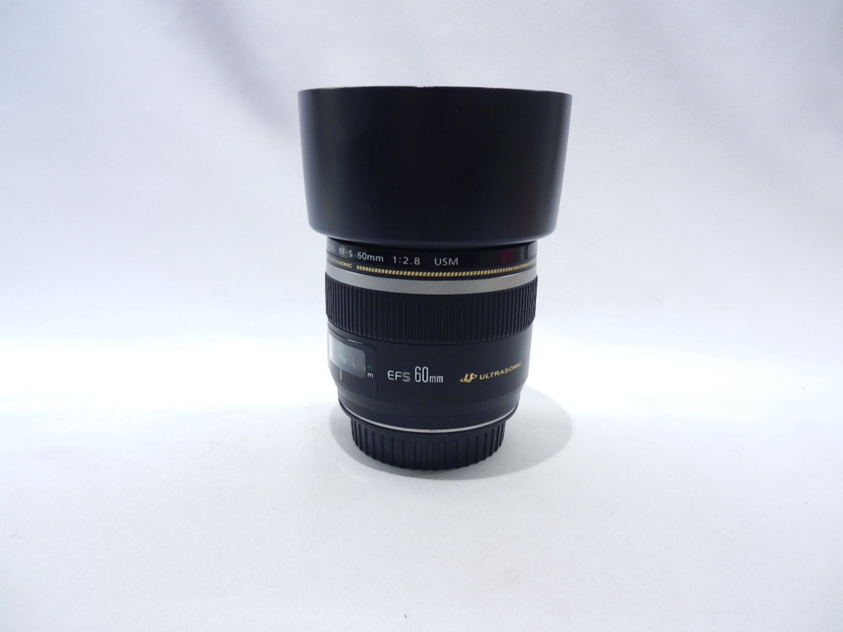 EF-S 60/2.8 }N USM