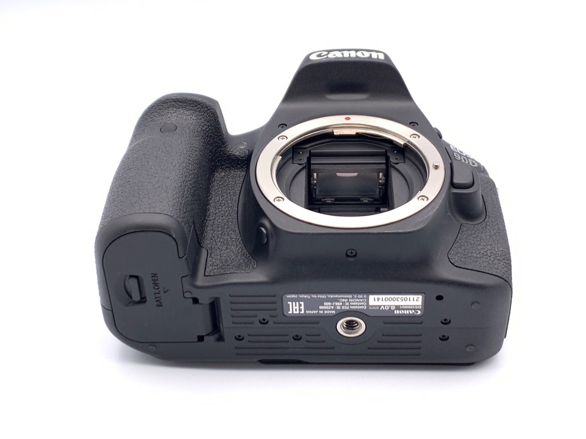 �L���m�� EOS 90D �{�f�B