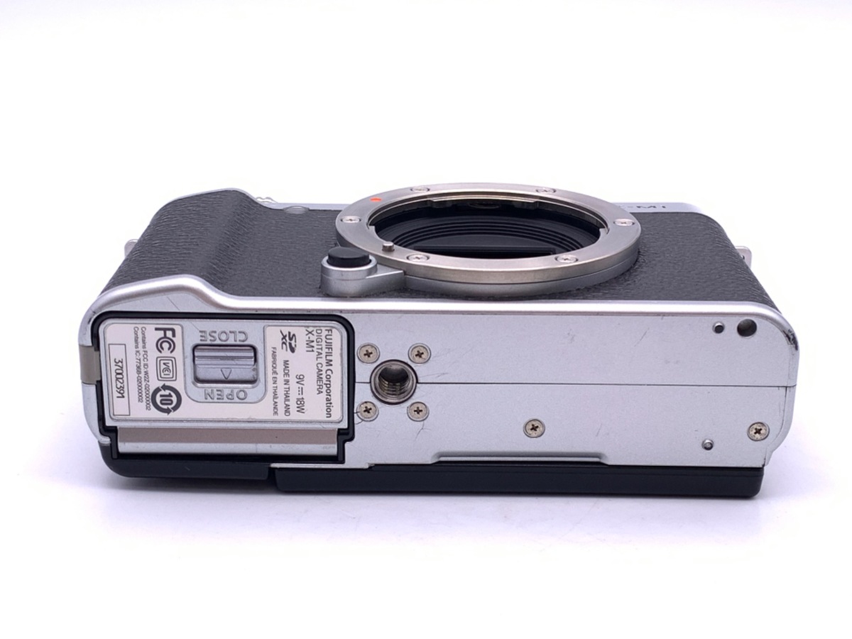 中古：B(並品)】フジフイルム X-M1 ボディ シルバー | 2445290034737