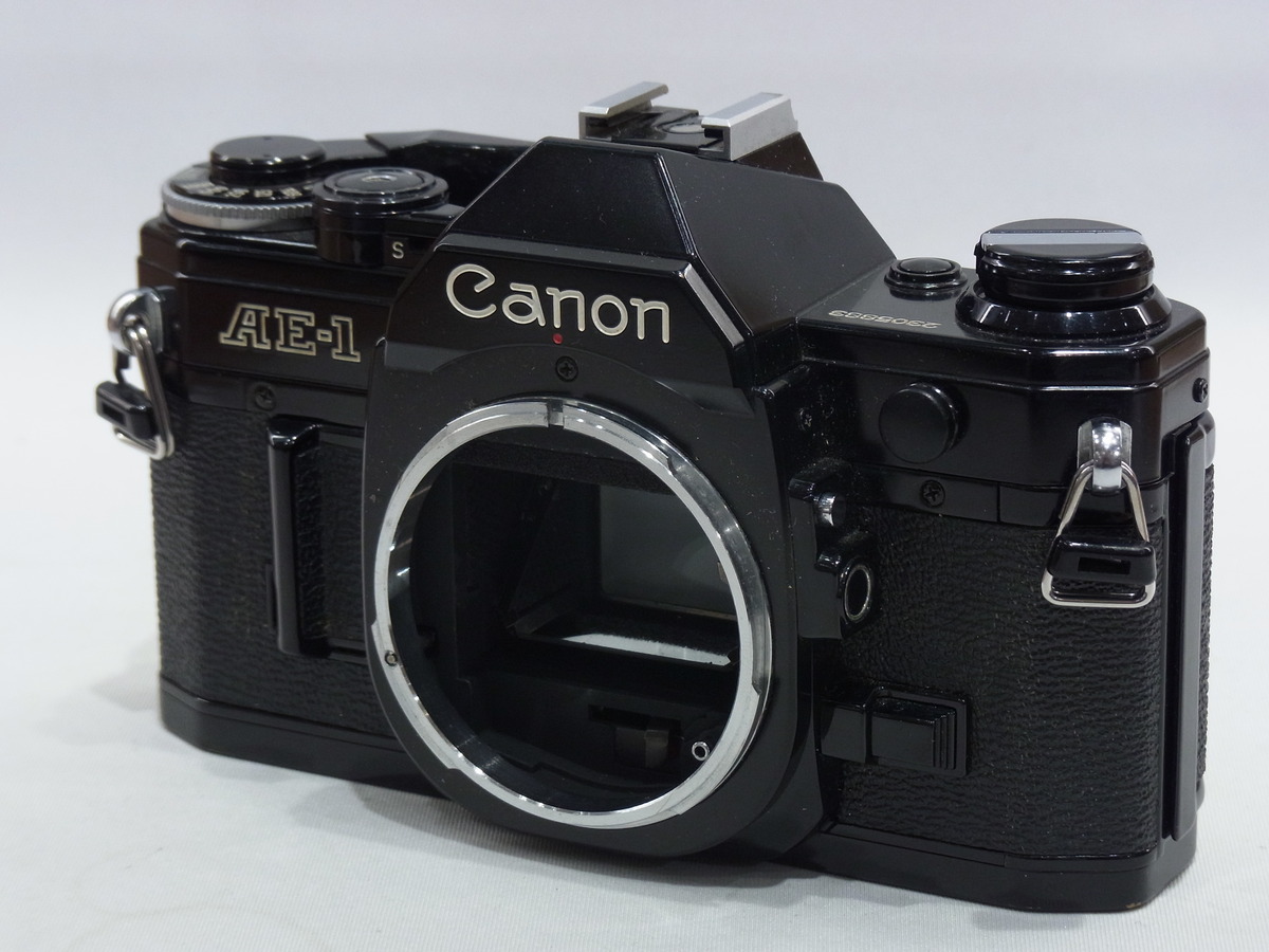 Canon AE-1 一眼レフカメラ 35mmフィルム 赤城耕一：第25回 今回からフィルムカメラの話を… 「キヤノンAE