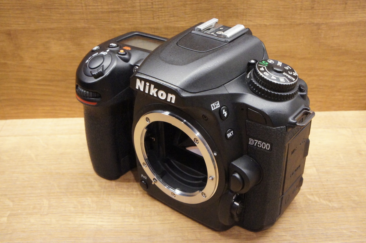 Nikon  D7500  ボディ　極美品 Amazon | Nikon デジタル一眼レフカメラ D7500 ボディ ブラック