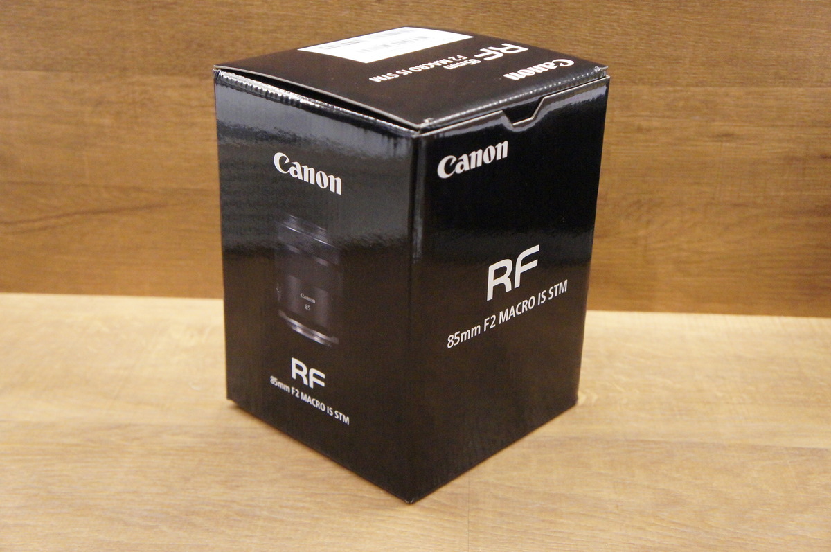 中古：AA(新品同様)】キヤノン RF85mm F2 マクロ IS STM