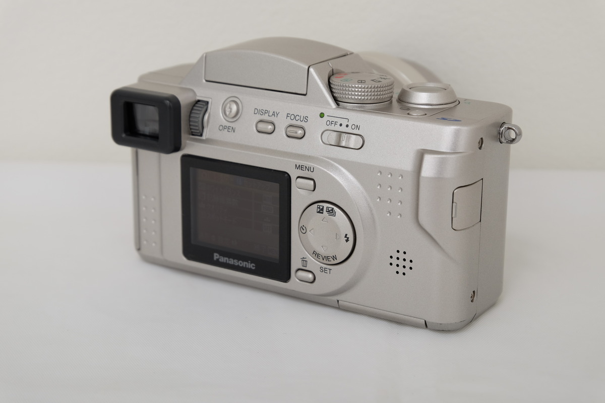 中古：B(並品)】パナソニック（Panasonic）DMC-FZ1 シルバー【200万