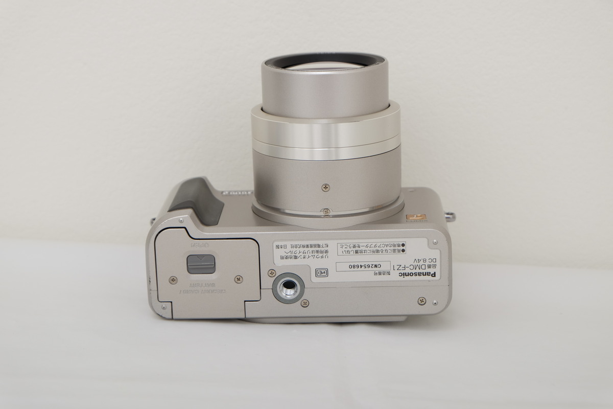 中古：B(並品)】パナソニック（Panasonic）DMC-FZ1 シルバー【200万