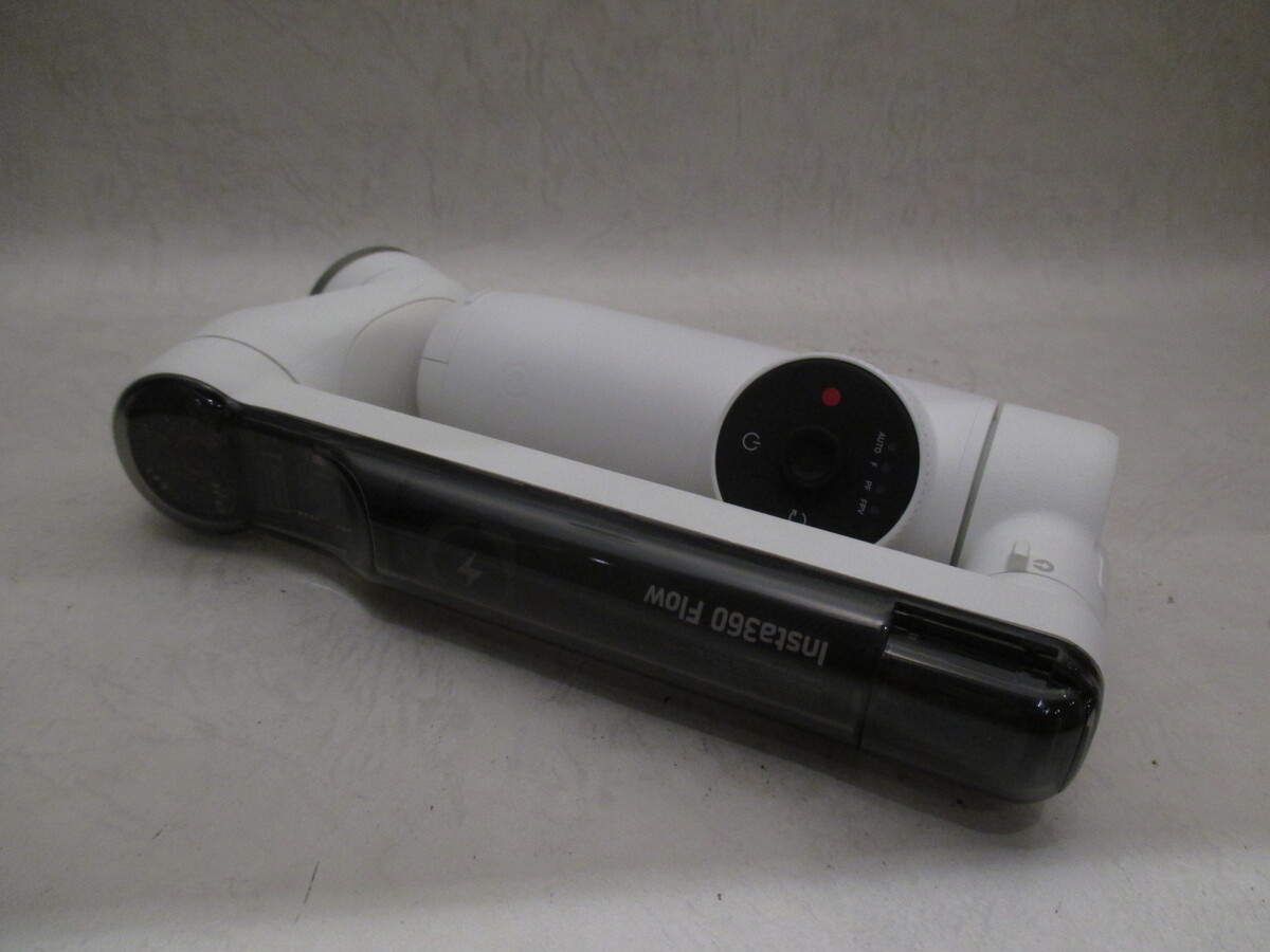 中古】Insta360 Flow スマートフォン用スタビライザー Creator Kit